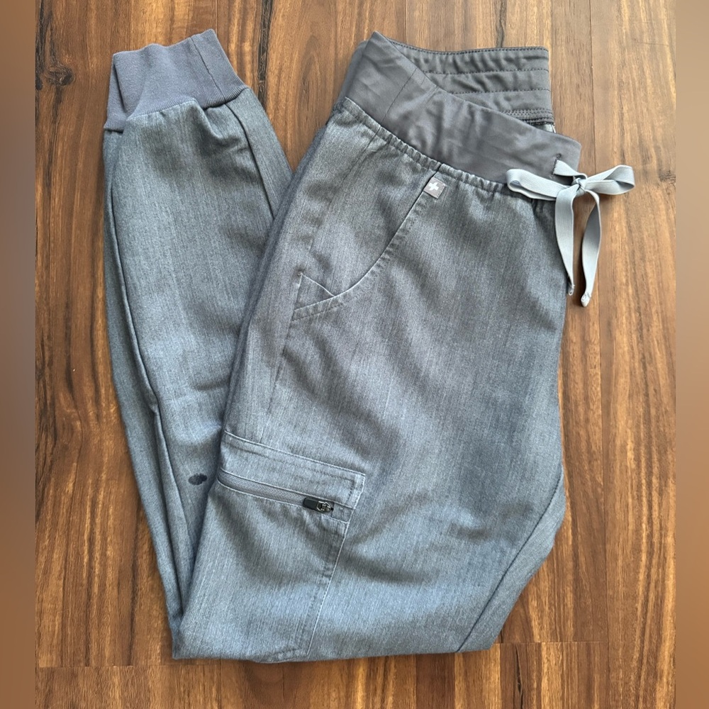 Figs Women's Charcoal Jogger Pants